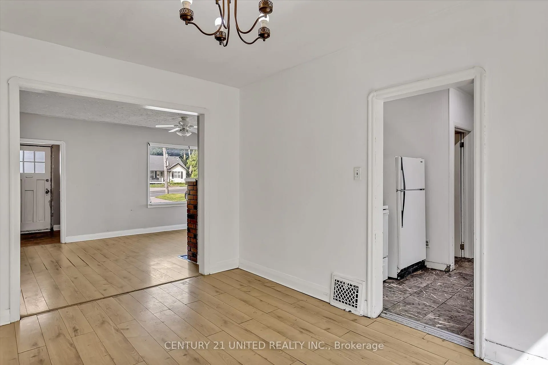 Photo 9 of 878 Chemong Road, Peterborough, Northcrest Ward 5 — HOMEH