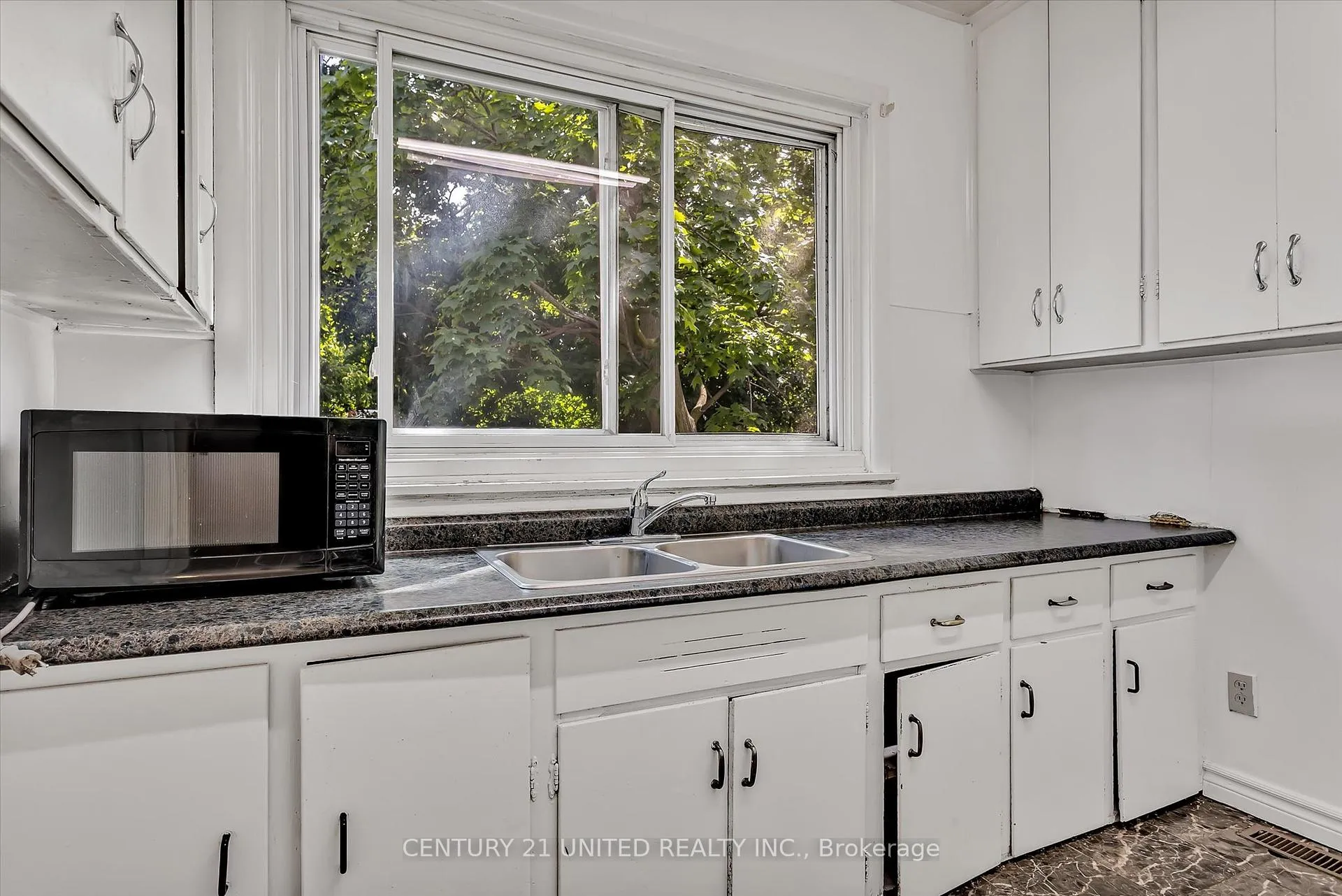 Photo 12 of 878 Chemong Road, Peterborough, Northcrest Ward 5 — HOMEH