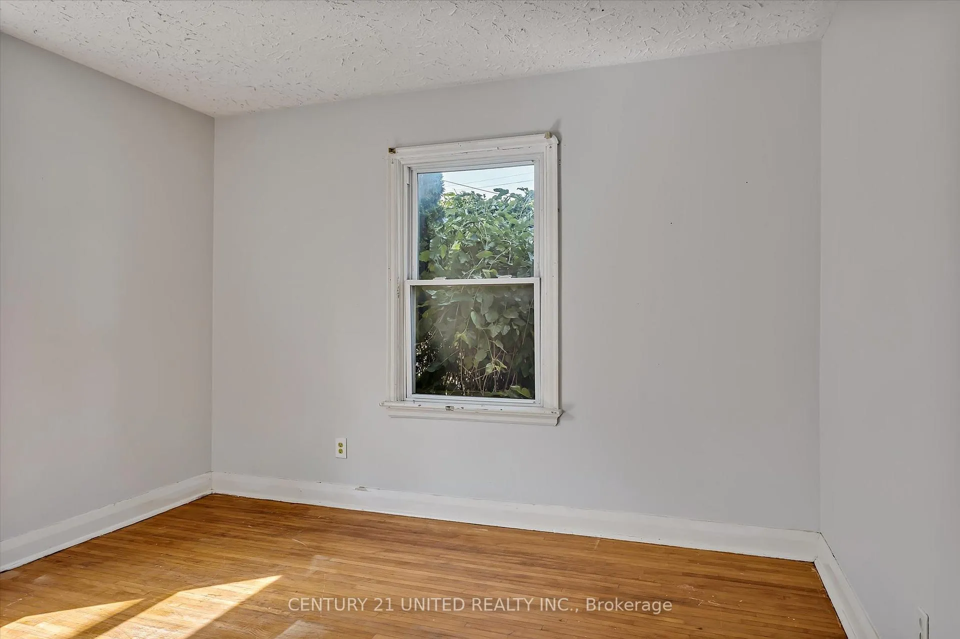 Photo 14 of 878 Chemong Road, Peterborough, Northcrest Ward 5 — HOMEH
