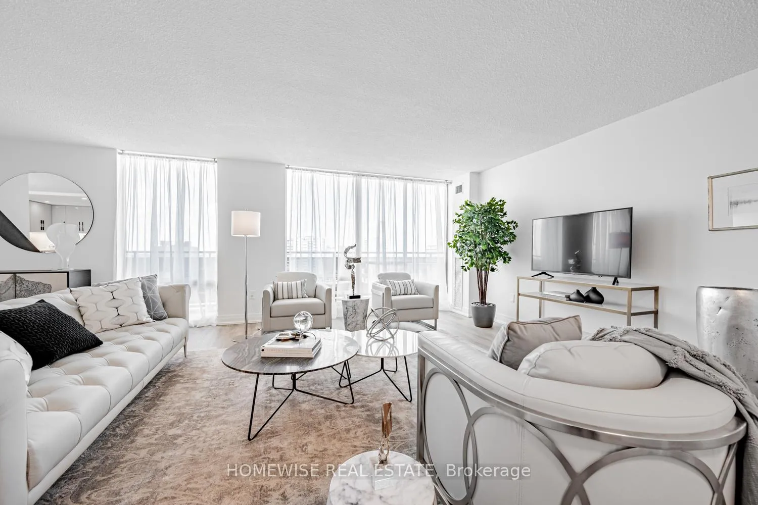 Photo 6 of Unit PH2903, 7 Jackes Avenue, Toronto, Rosedale-Moore Park — HOMEH