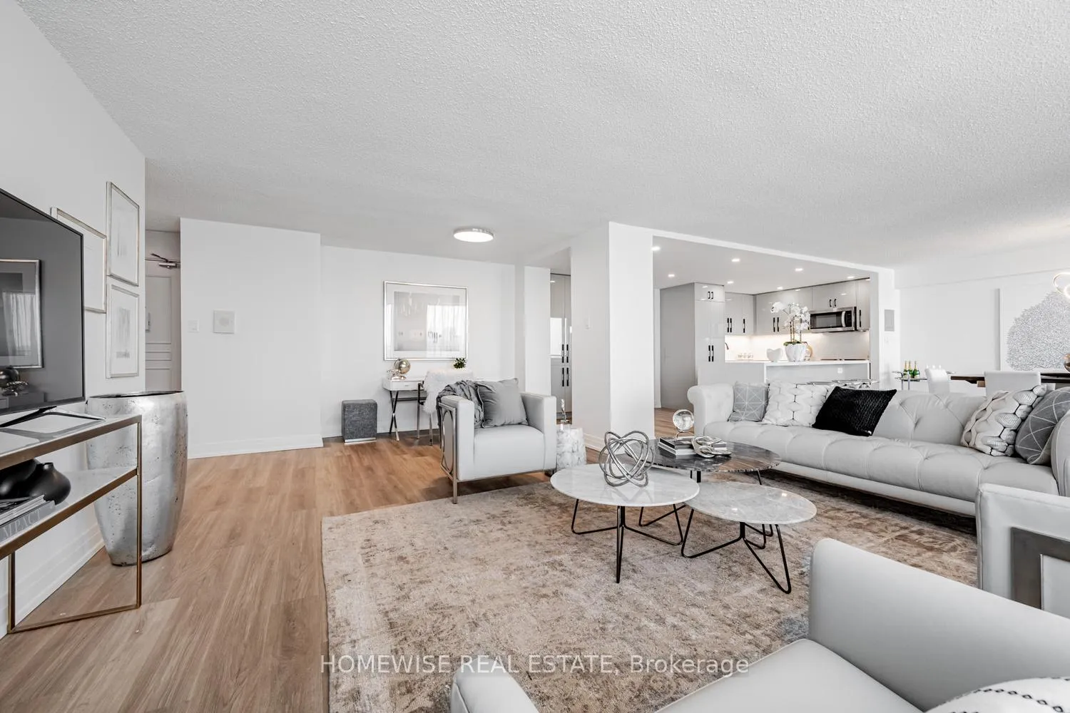 Photo 7 of Unit PH2903, 7 Jackes Avenue, Toronto, Rosedale-Moore Park — HOMEH