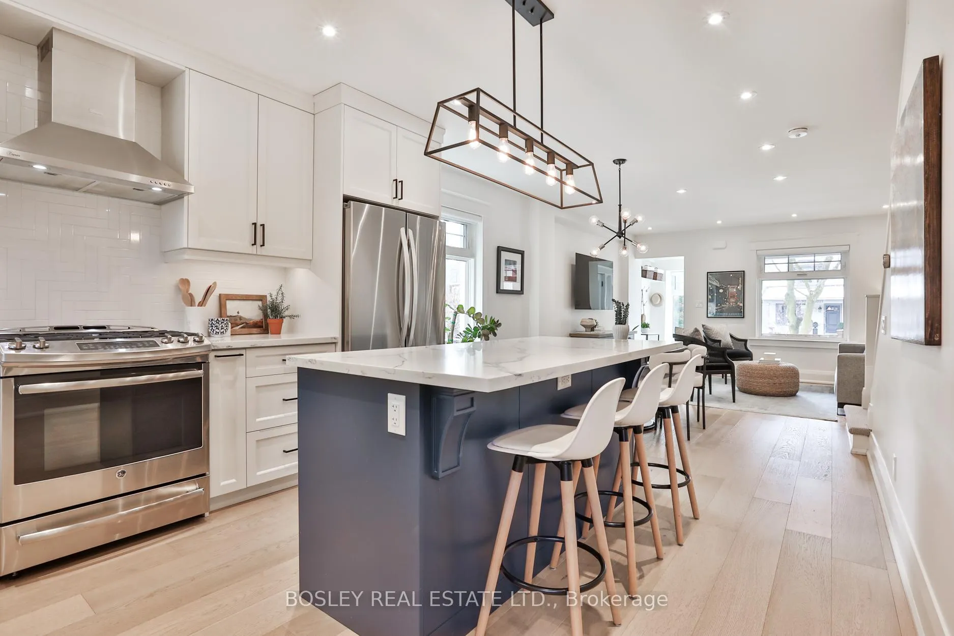 Photo 12 of 588 Merton Street, Toronto, Mount Pleasant East — HOMEH