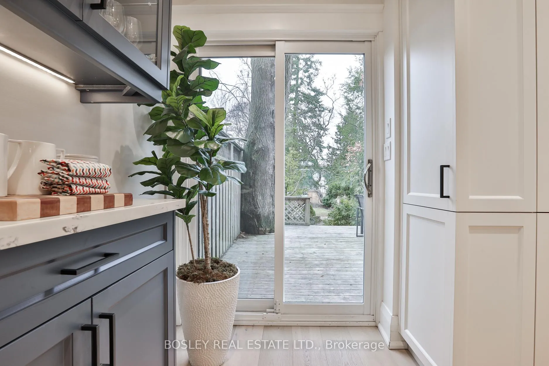 Photo 15 of 588 Merton Street, Toronto, Mount Pleasant East — HOMEH