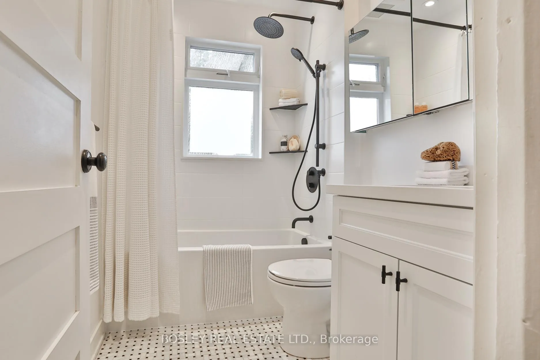 Photo 26 of 588 Merton Street, Toronto, Mount Pleasant East — HOMEH