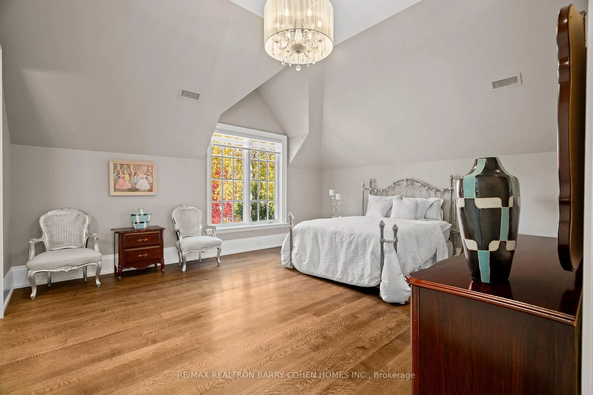 Photo 20 of 49 Gordon Road, North York, St. Andrew-Windfields — HOMEH
