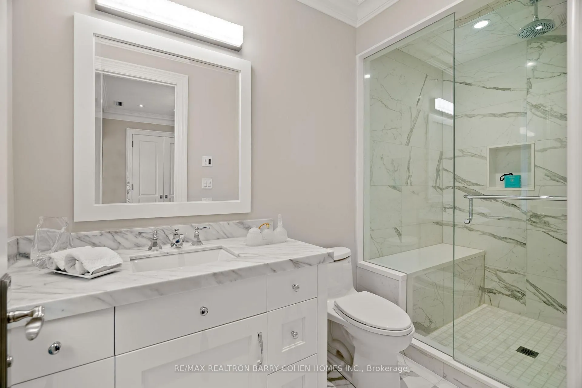 Photo 23 of 49 Gordon Road, North York, St. Andrew-Windfields — HOMEH