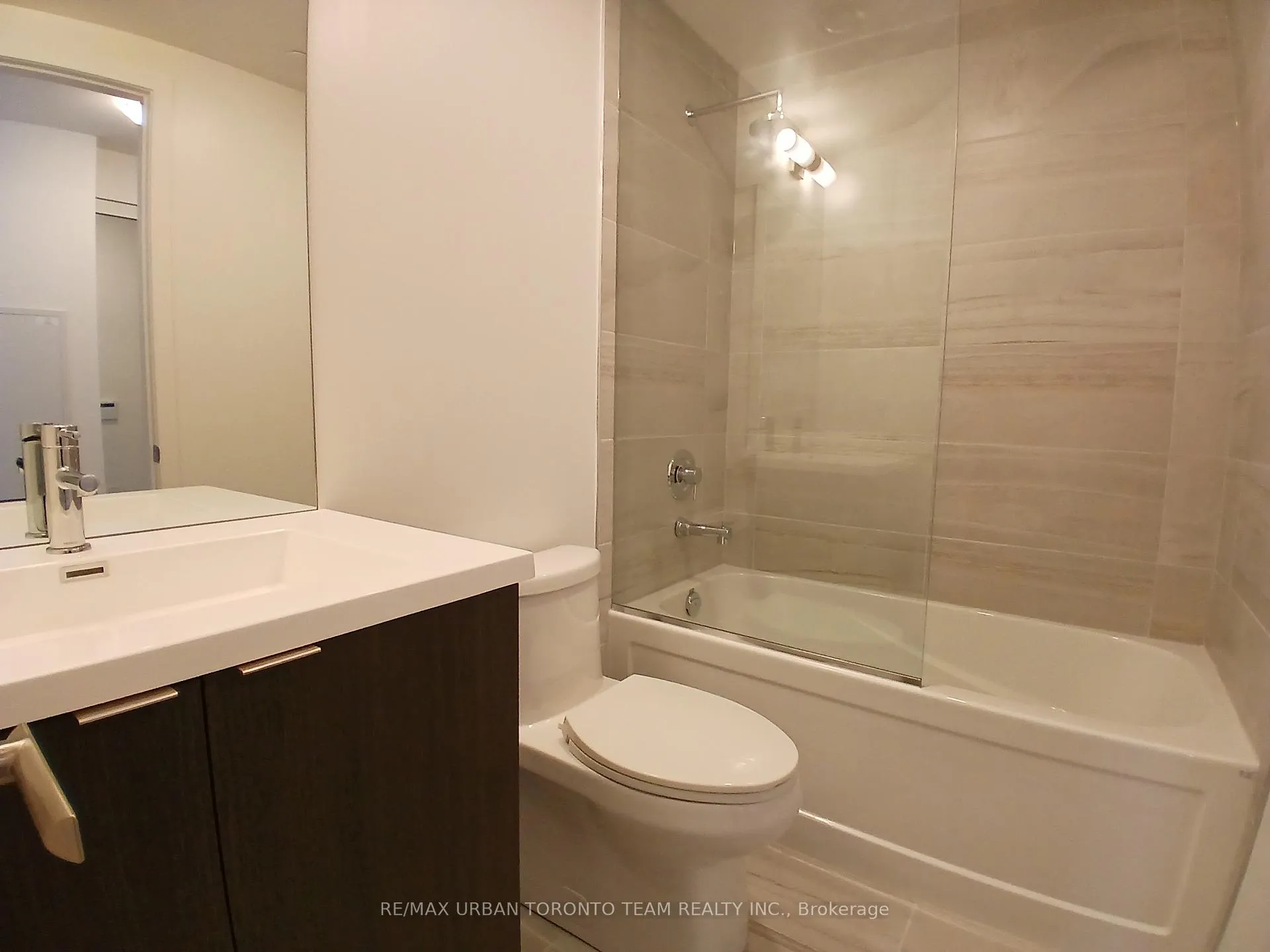 Photo 8 of Unit 7211, 138 Downes Street, Toronto, Waterfront Communities — HOMEH
