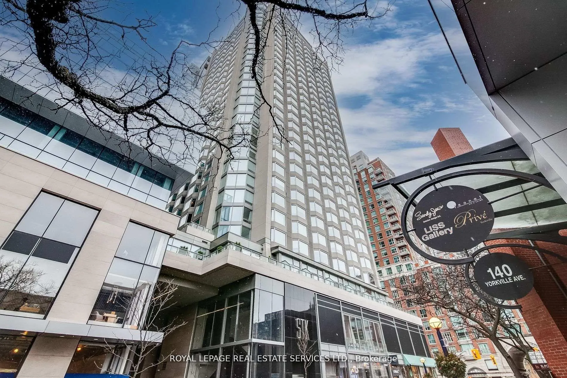 Front of Unit 2420, 155 Yorkville Avenue