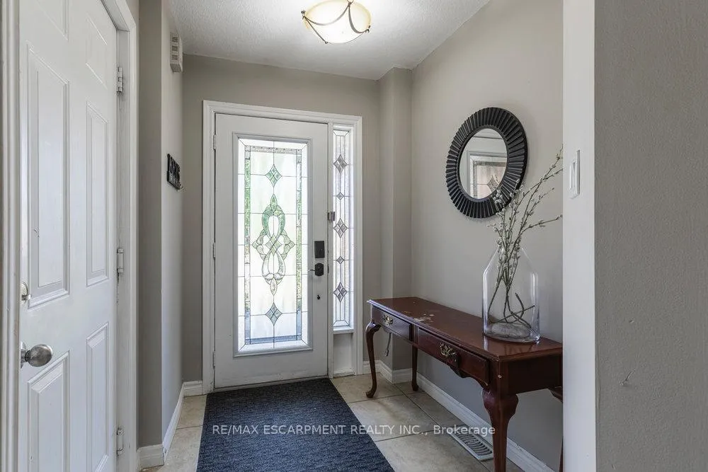 Photo 2 of 16 Avatar Place, Hamilton, Mount Hope — HOMEH