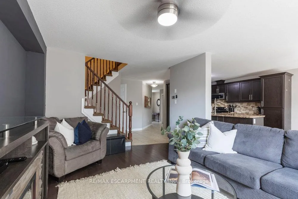 Photo 7 of 16 Avatar Place, Hamilton, Mount Hope — HOMEH