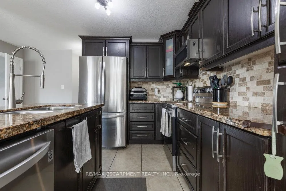 Photo 13 of 16 Avatar Place, Hamilton, Mount Hope — HOMEH