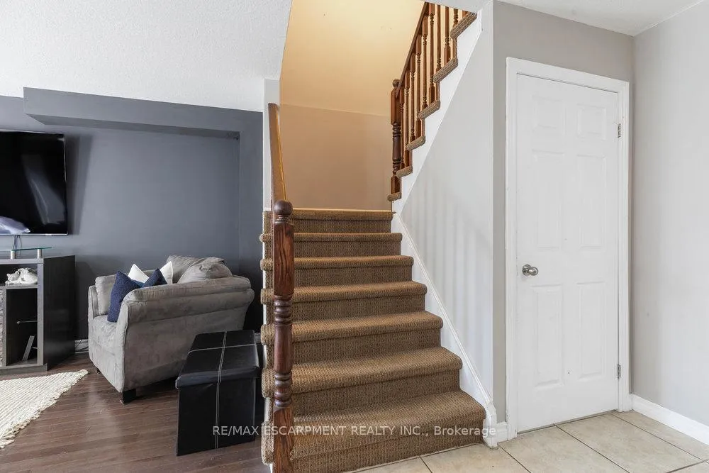 Photo 14 of 16 Avatar Place, Hamilton, Mount Hope — HOMEH