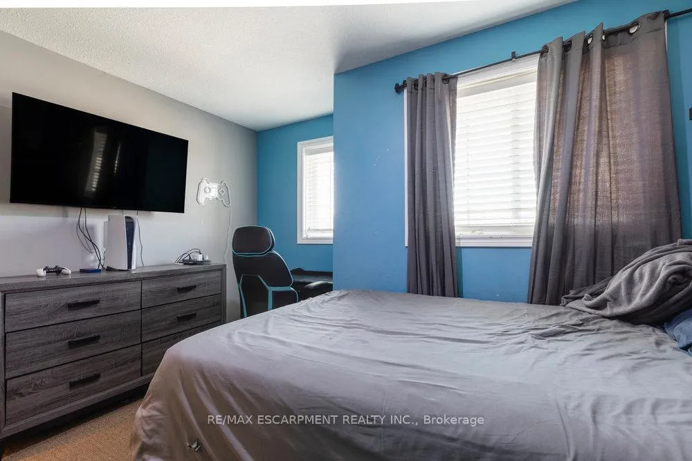 Photo 21 of 16 Avatar Place, Hamilton, Mount Hope — HOMEH