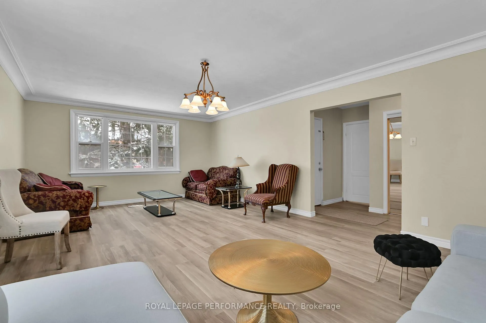 Photo 5 of Unit #2, 474 Vernon Avenue, Ottawa, Castle Heights — HOMEH