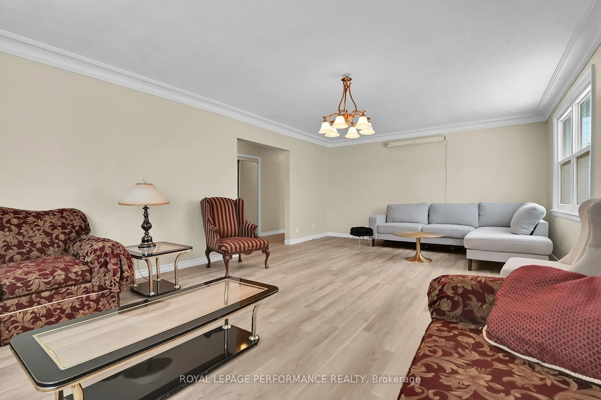 Photo 6 of Unit #2, 474 Vernon Avenue, Ottawa, Castle Heights — HOMEH