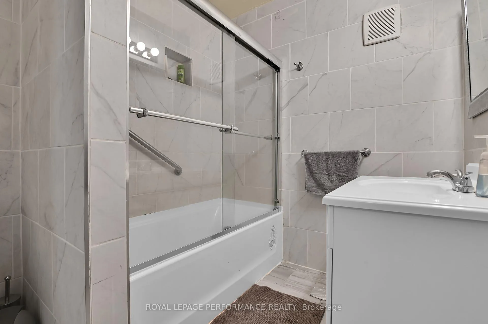 Photo 13 of Unit #2, 474 Vernon Avenue, Ottawa, Castle Heights — HOMEH
