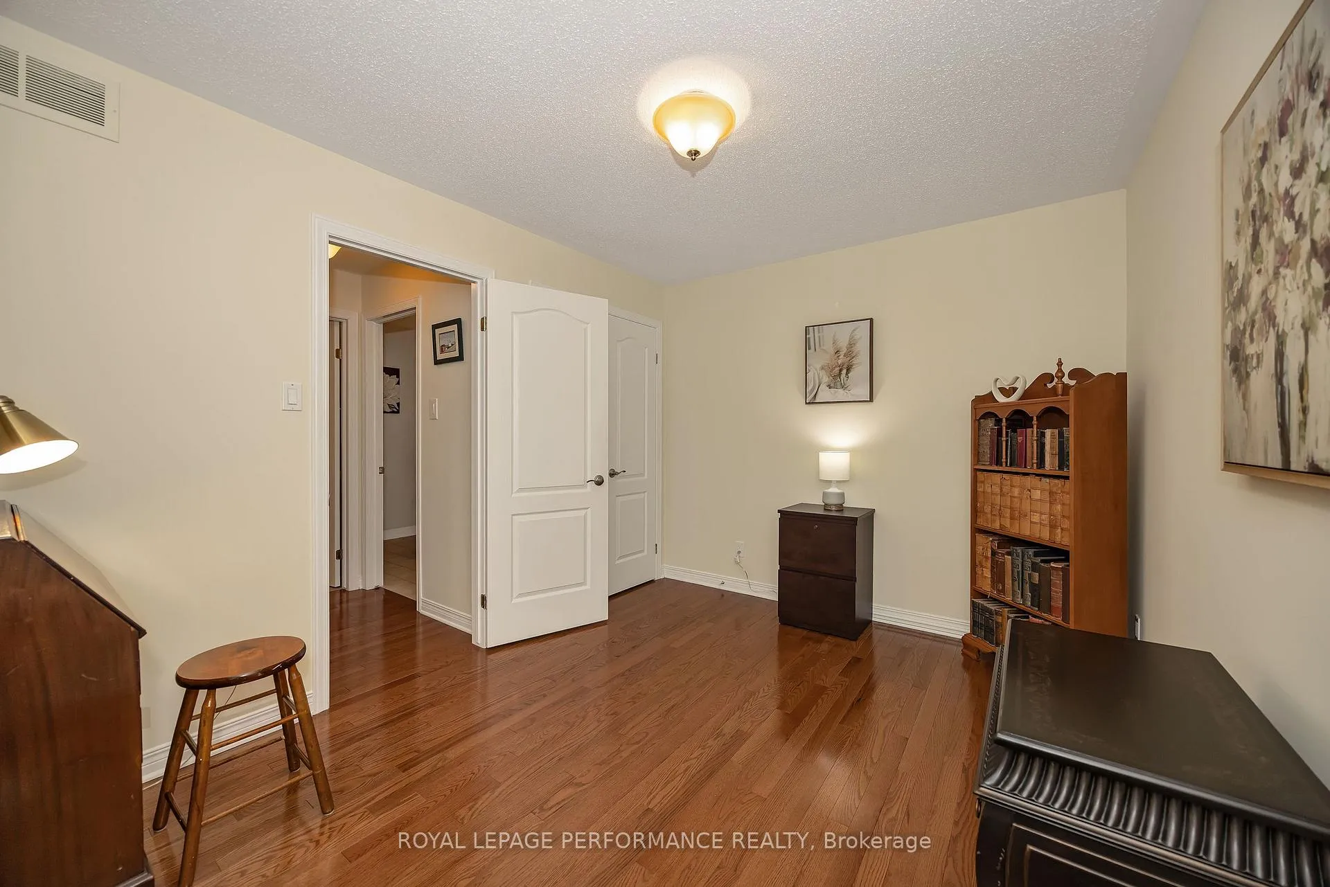 Photo 19 of 49 Peregrine Crescent, Ottawa, Kanata - Bridlewood — HOMEH