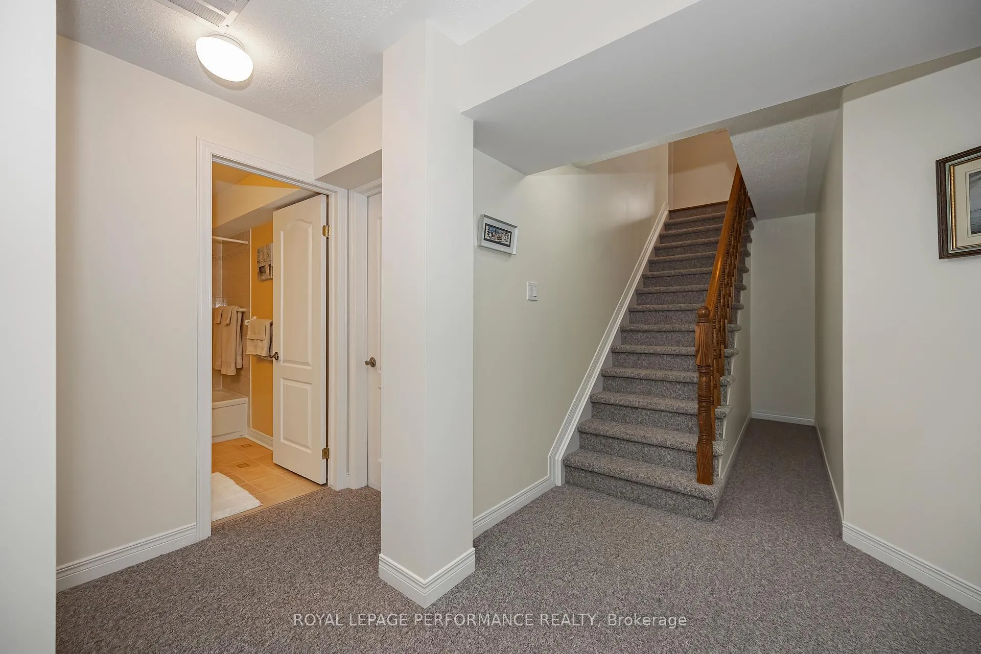 Photo 23 of 49 Peregrine Crescent, Ottawa, Kanata - Bridlewood — HOMEH
