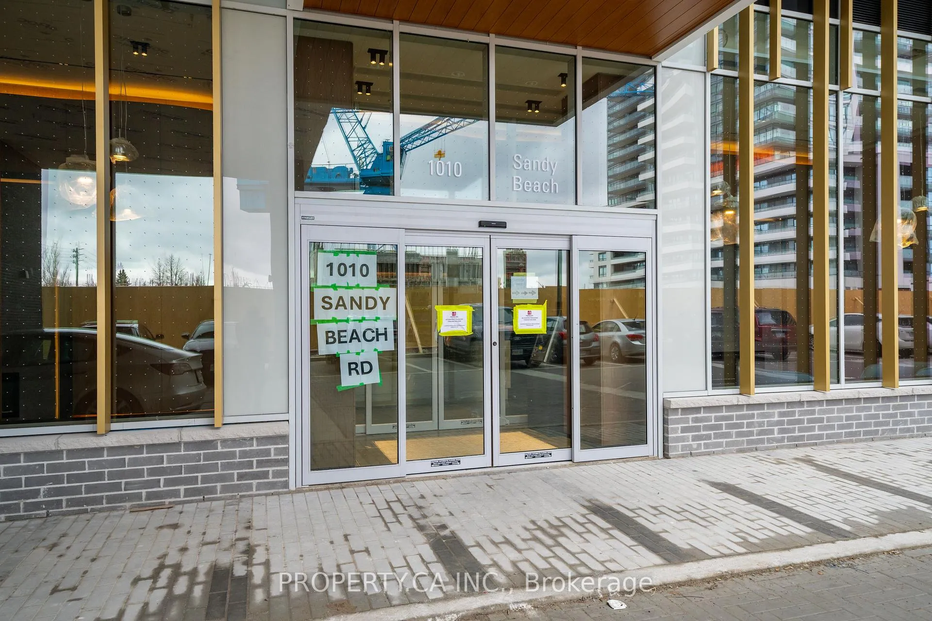 Photo 3 of Unit 1203, 1010 Sandy Beach Road, Pickering, Bay Ridges — HOMEH