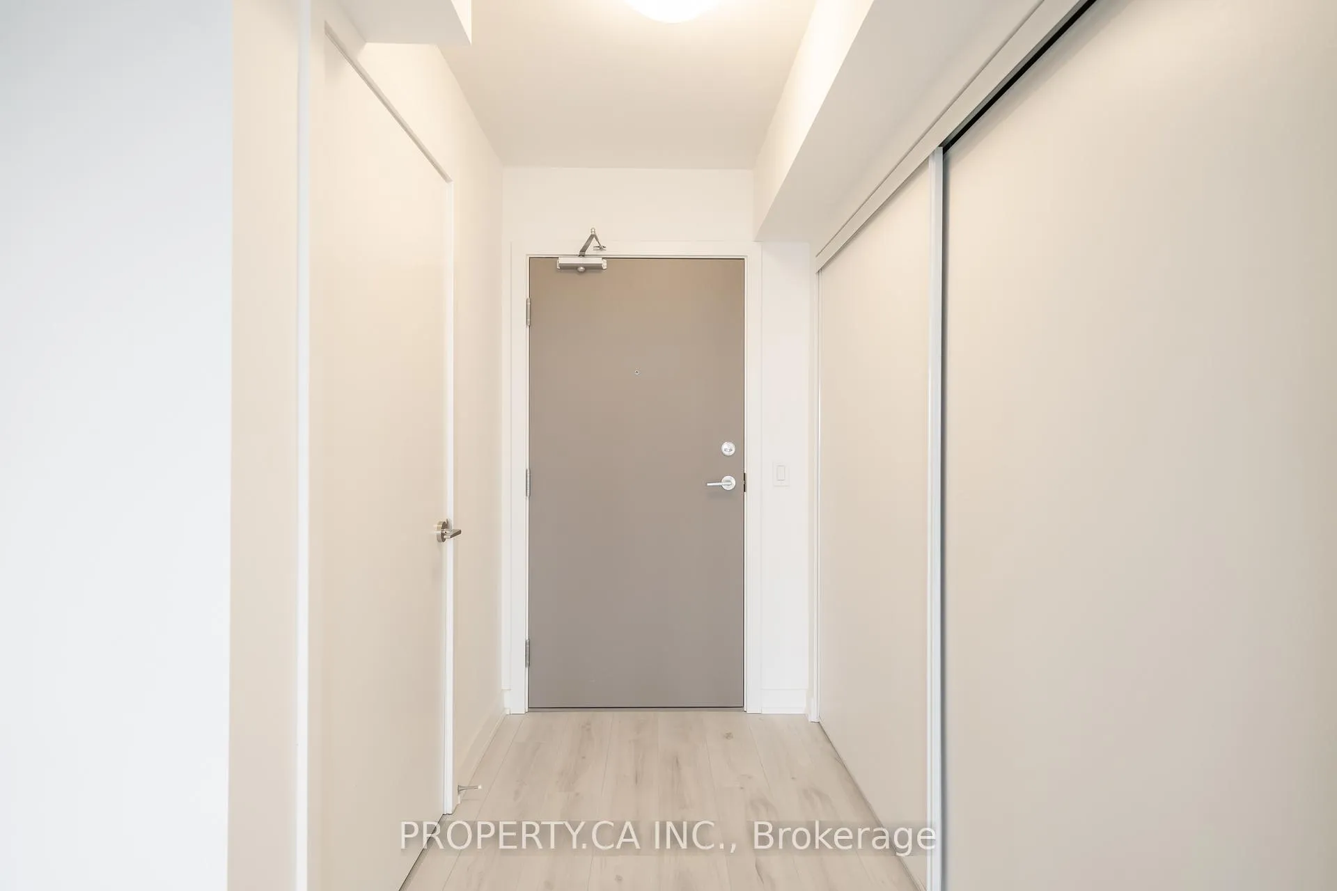 Photo 4 of Unit 1203, 1010 Sandy Beach Road, Pickering, Bay Ridges — HOMEH