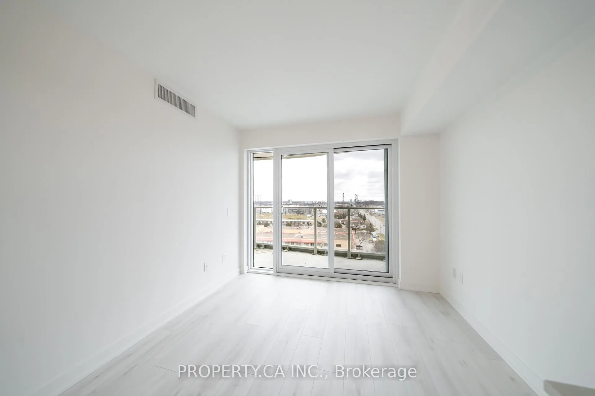 Photo 10 of Unit 1203, 1010 Sandy Beach Road, Pickering, Bay Ridges — HOMEH