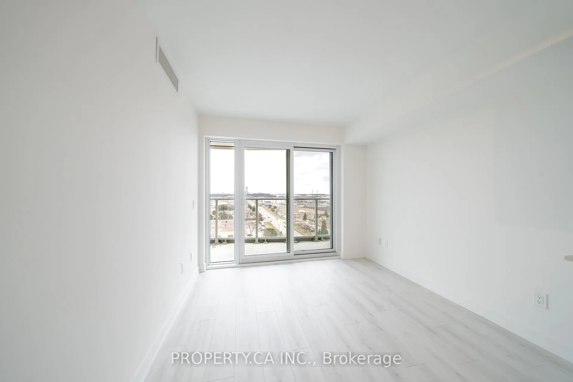 Photo 11 of Unit 1203, 1010 Sandy Beach Road, Pickering, Bay Ridges — HOMEH