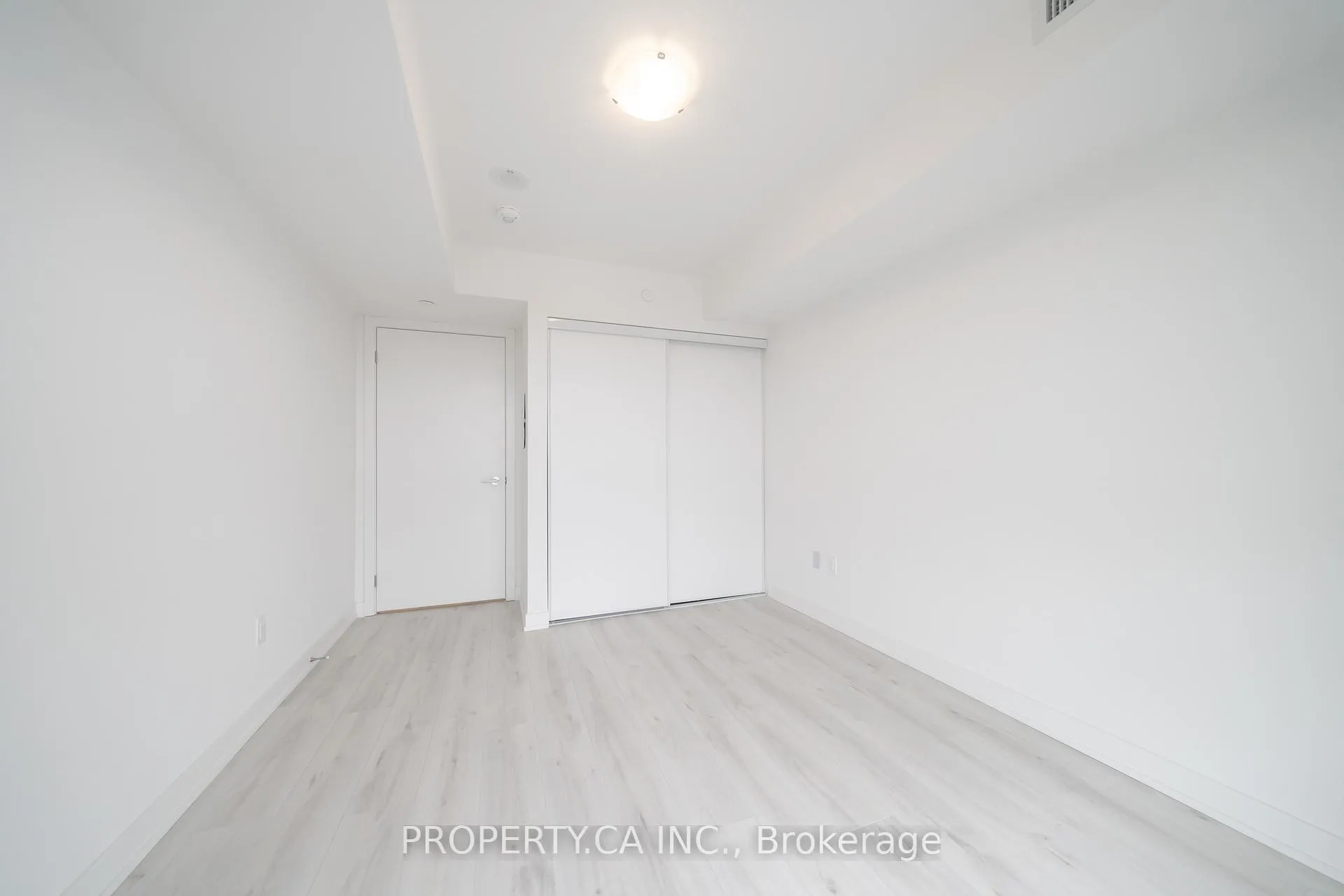 Photo 12 of Unit 1203, 1010 Sandy Beach Road, Pickering, Bay Ridges — HOMEH