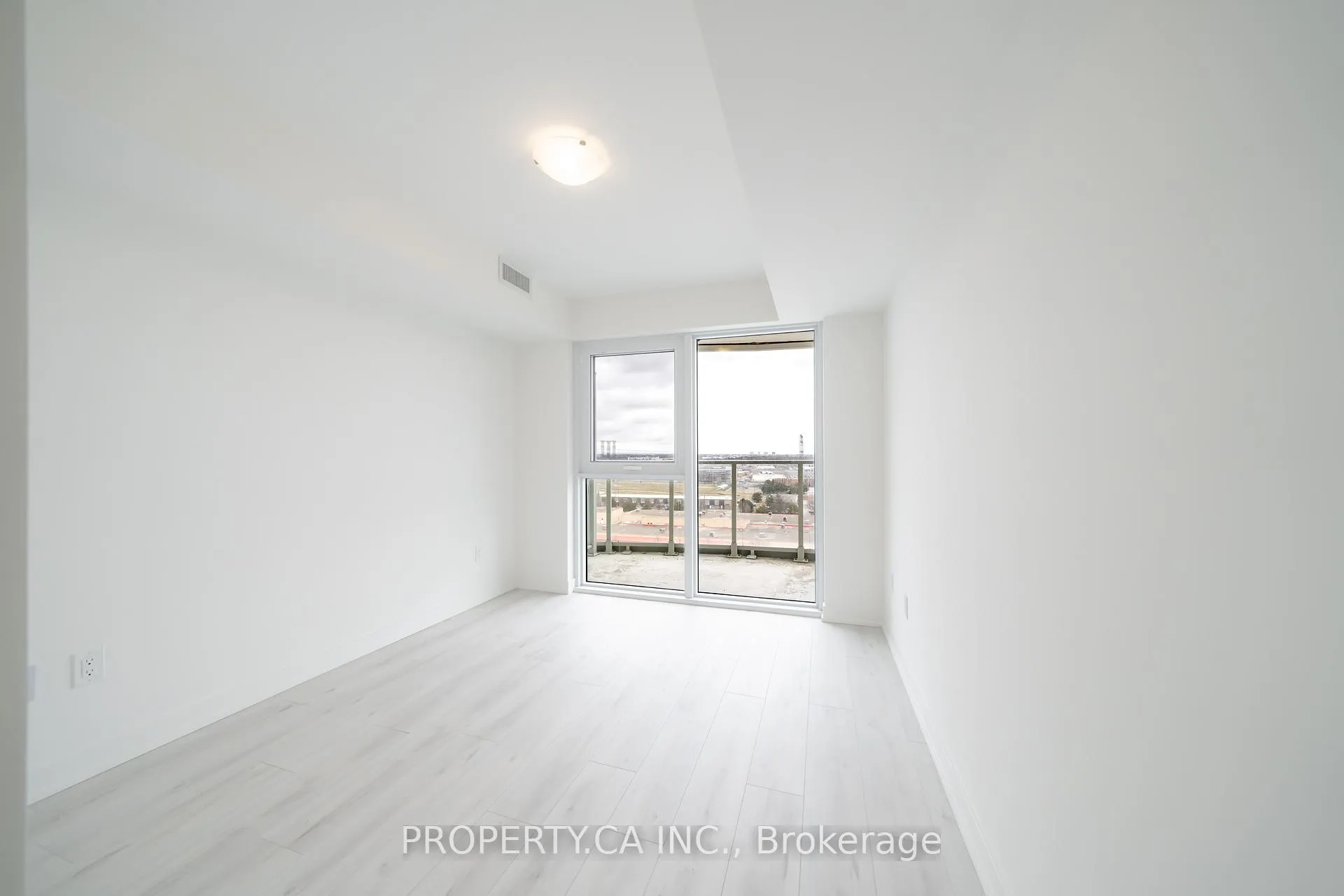 Photo 15 of Unit 1203, 1010 Sandy Beach Road, Pickering, Bay Ridges — HOMEH