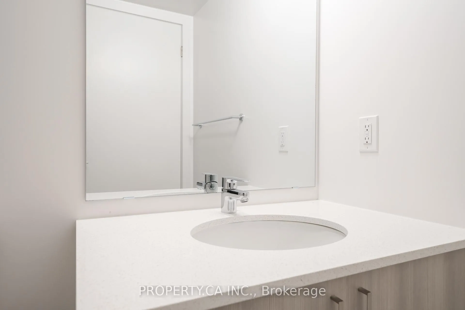 Photo 16 of Unit 1203, 1010 Sandy Beach Road, Pickering, Bay Ridges — HOMEH
