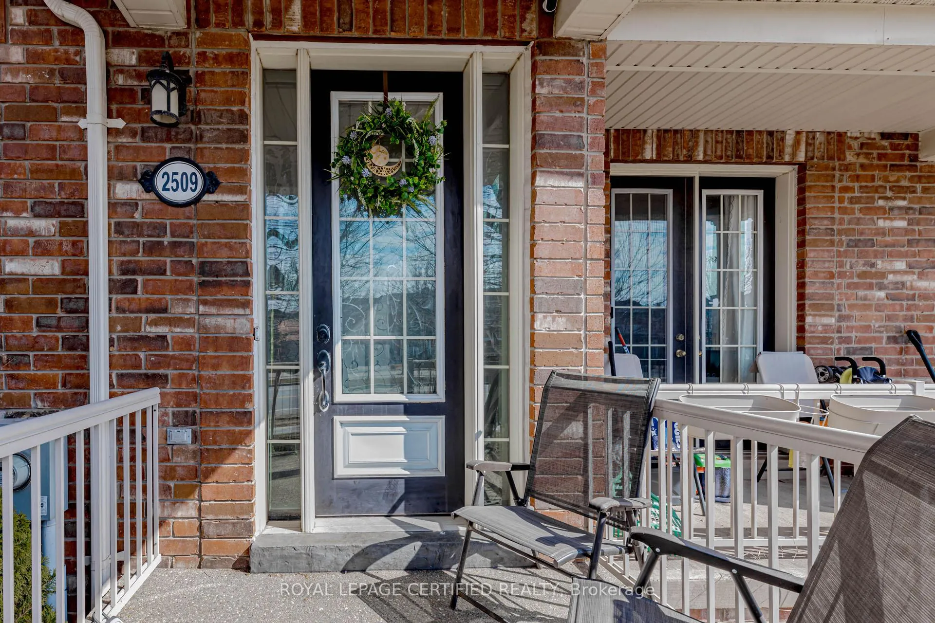 Photo 4 of 2509 Postmaster Drive, Oakville, Westmount — HOMEH