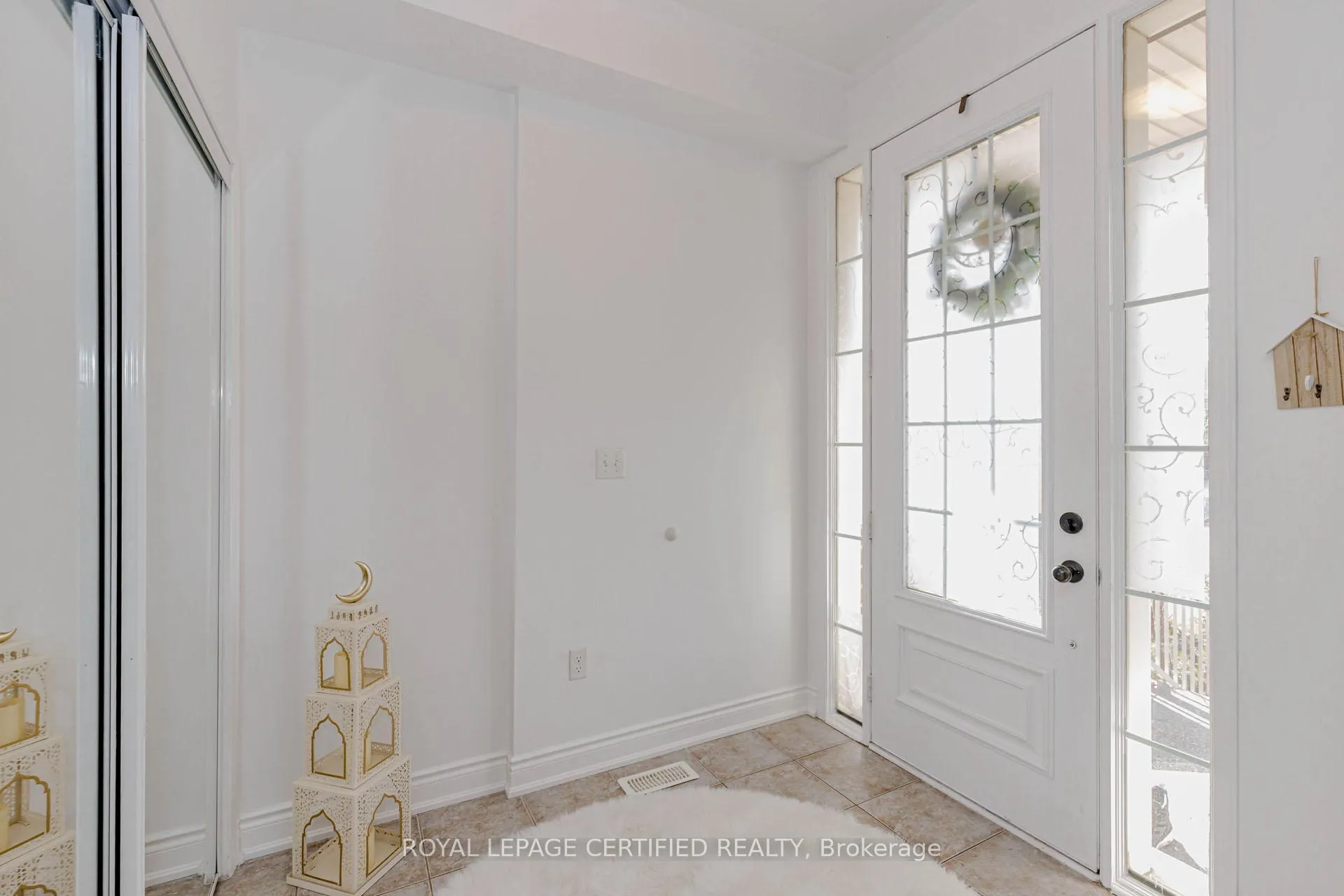 Photo 5 of 2509 Postmaster Drive, Oakville, Westmount — HOMEH
