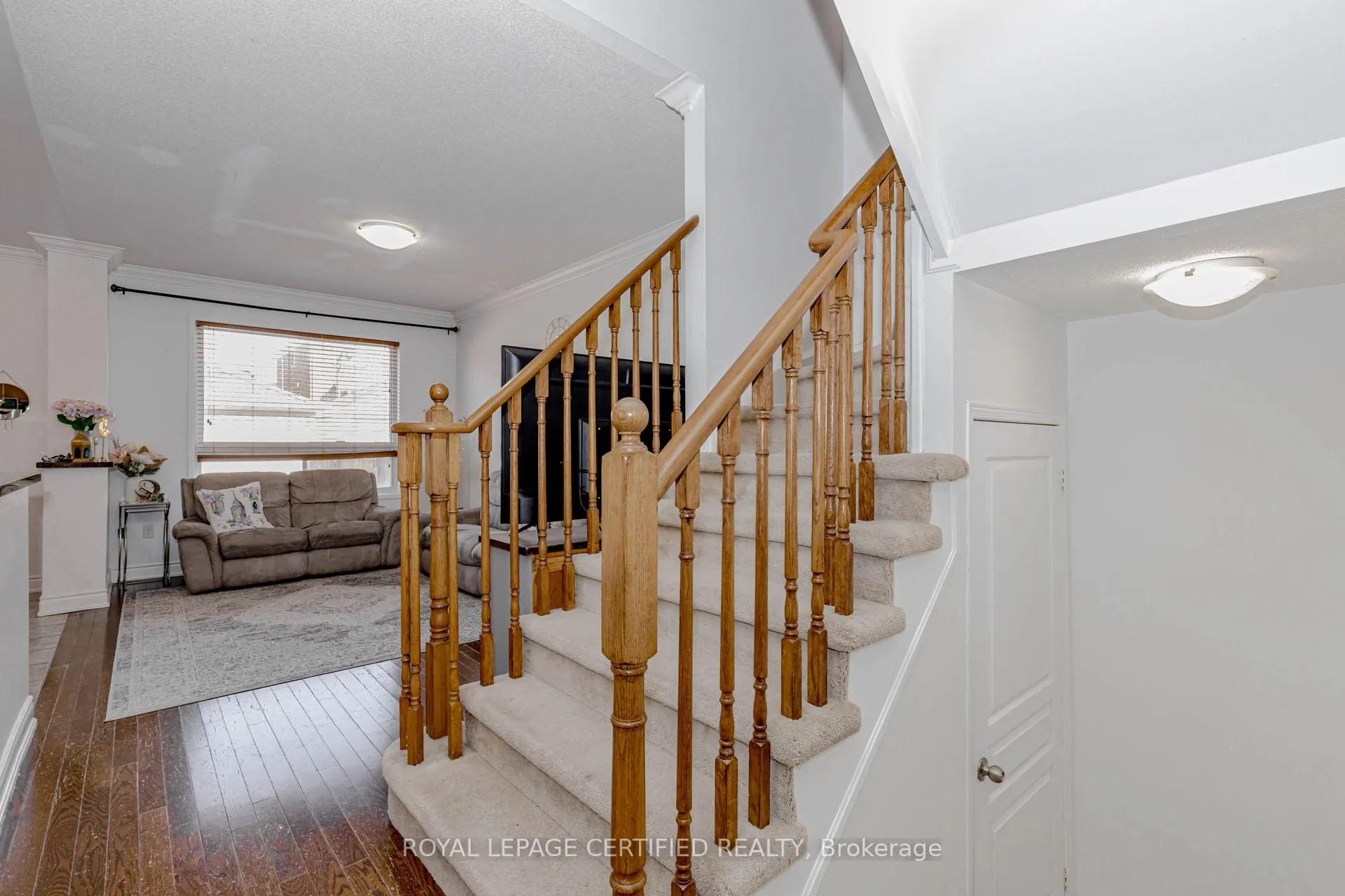Photo 9 of 2509 Postmaster Drive, Oakville, Westmount — HOMEH