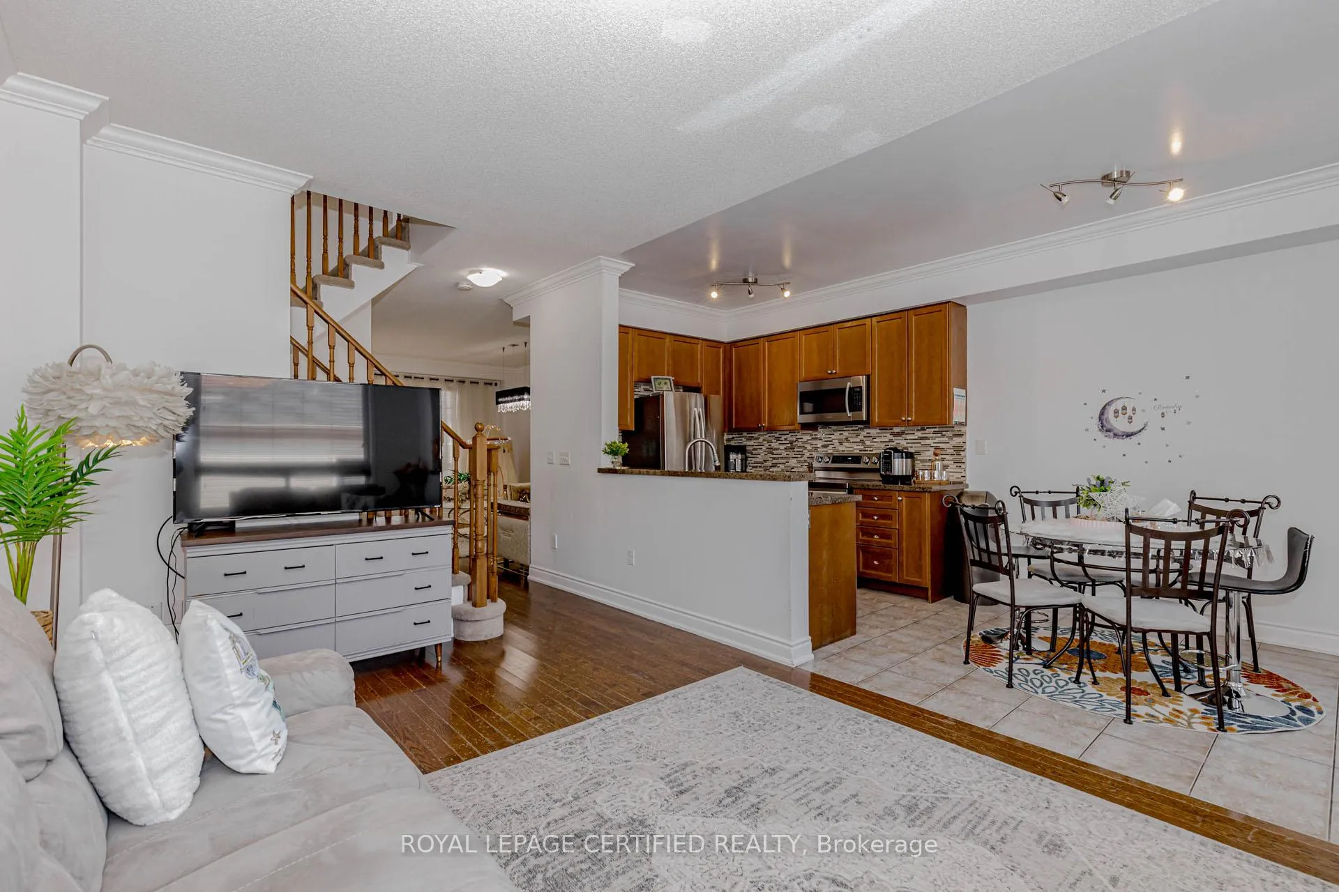 Photo 13 of 2509 Postmaster Drive, Oakville, Westmount — HOMEH