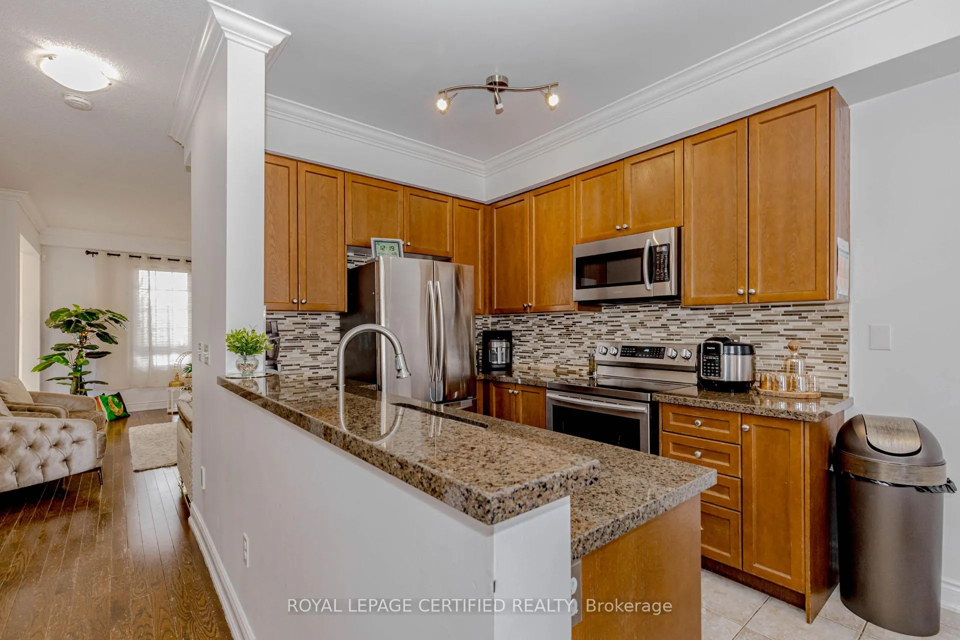 Photo 14 of 2509 Postmaster Drive, Oakville, Westmount — HOMEH