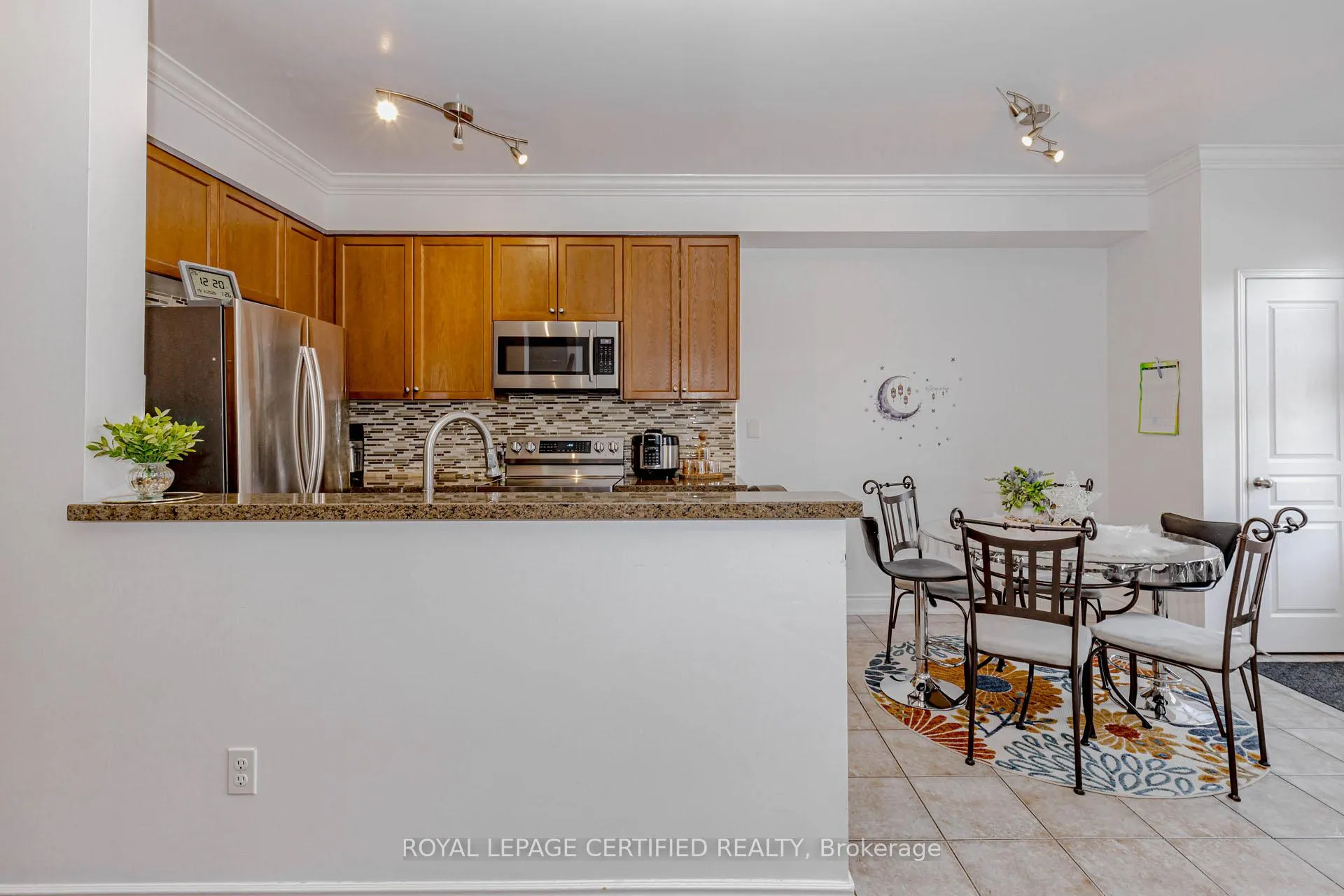 Photo 15 of 2509 Postmaster Drive, Oakville, Westmount — HOMEH