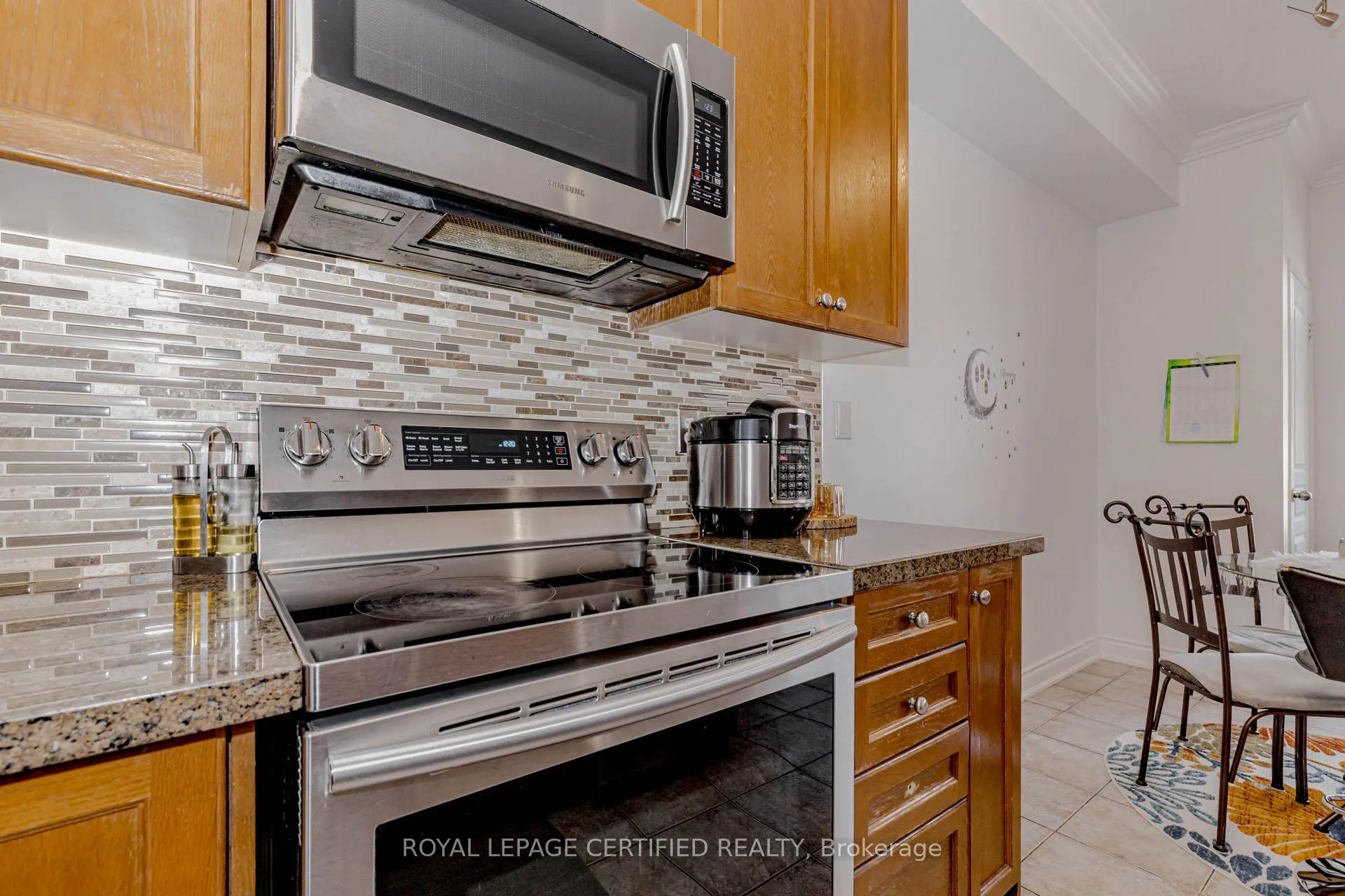Photo 19 of 2509 Postmaster Drive, Oakville, Westmount — HOMEH