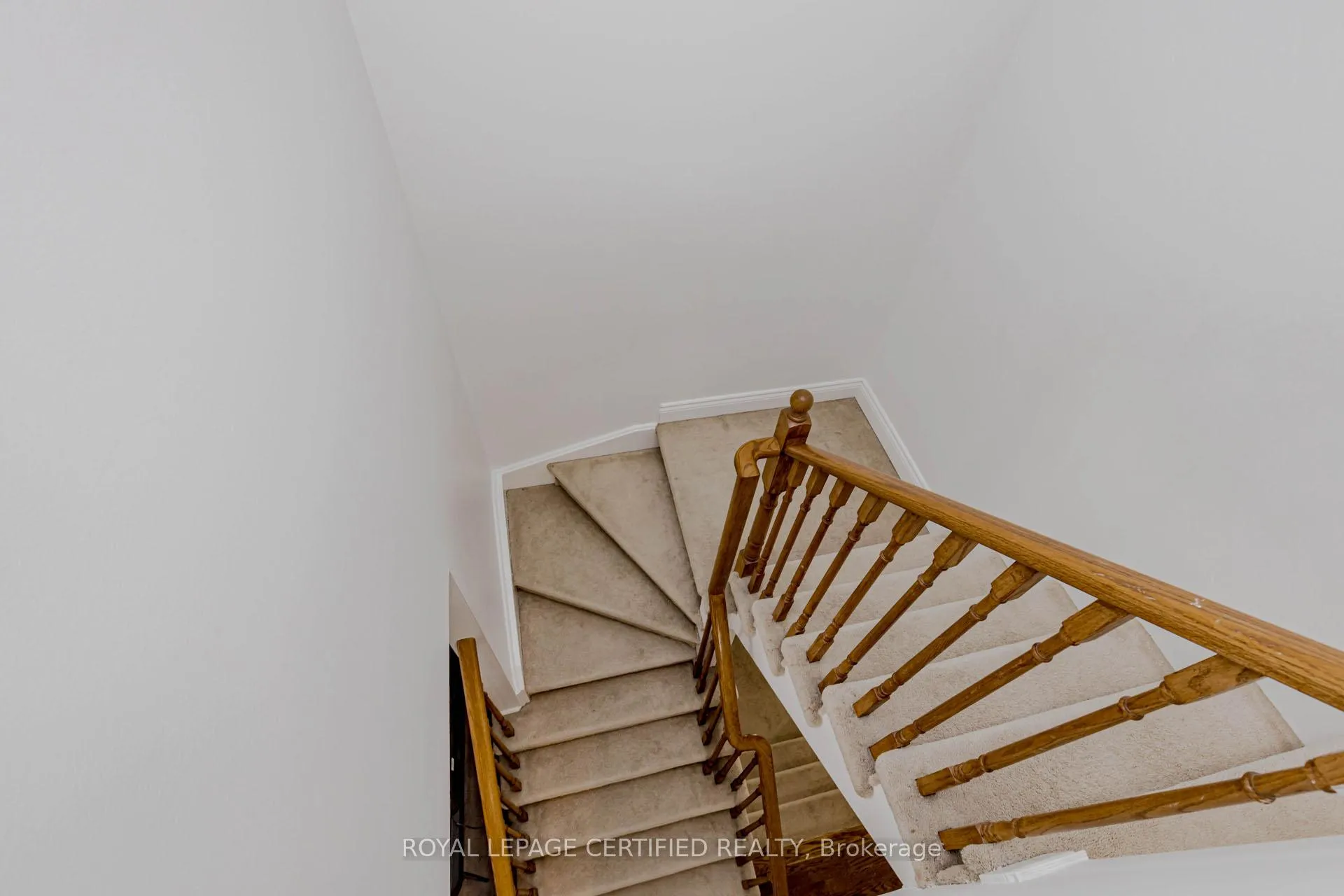Photo 27 of 2509 Postmaster Drive, Oakville, Westmount — HOMEH