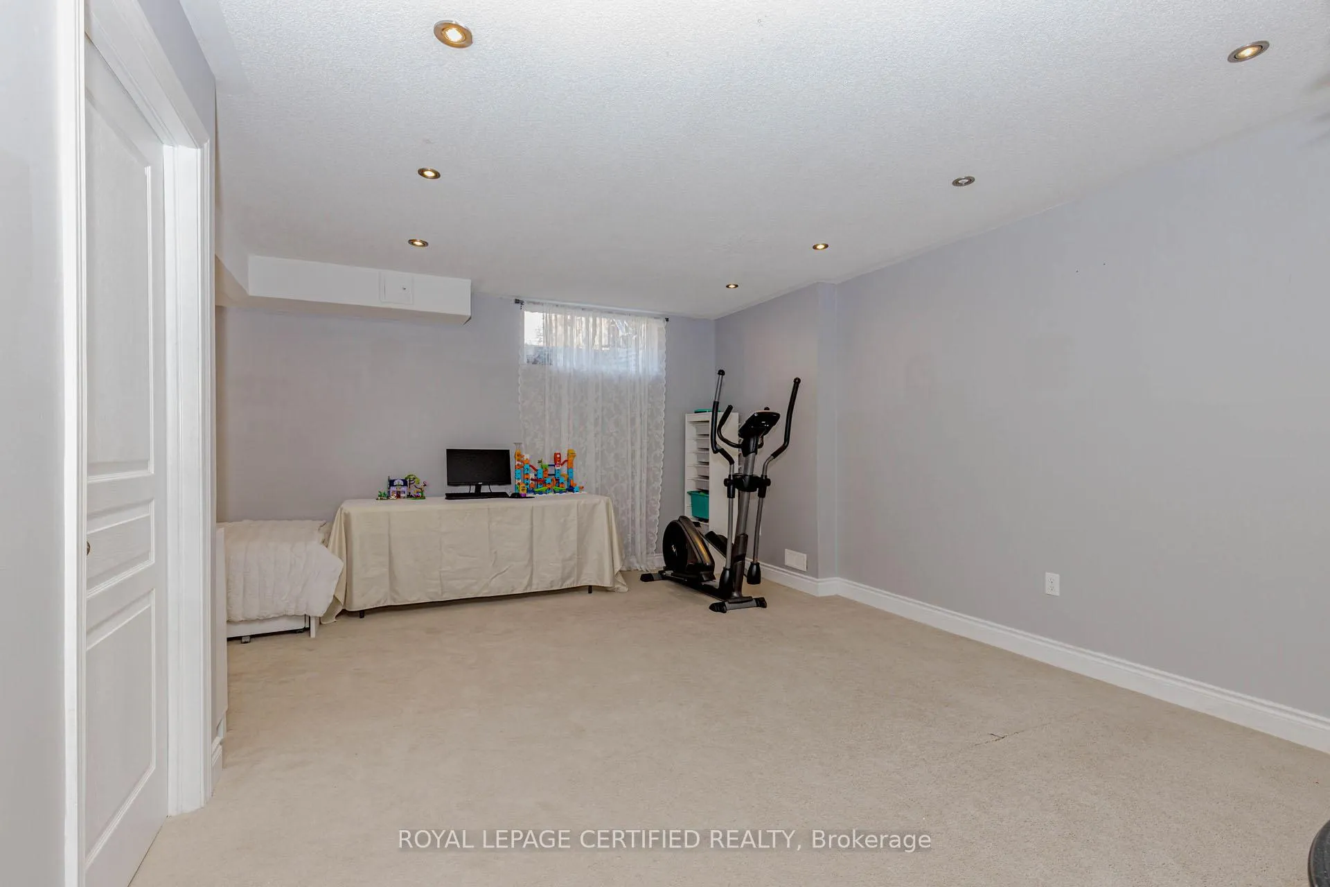 Photo 40 of 2509 Postmaster Drive, Oakville, Westmount — HOMEH