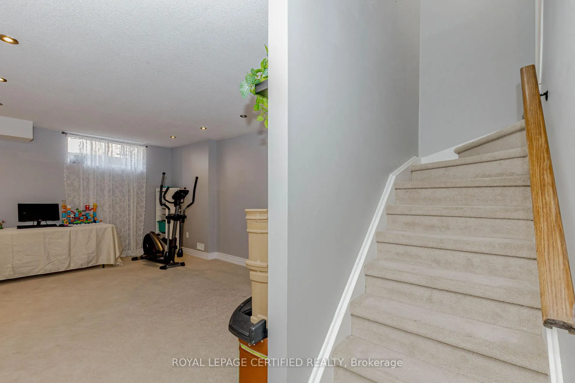 Photo 44 of 2509 Postmaster Drive, Oakville, Westmount — HOMEH