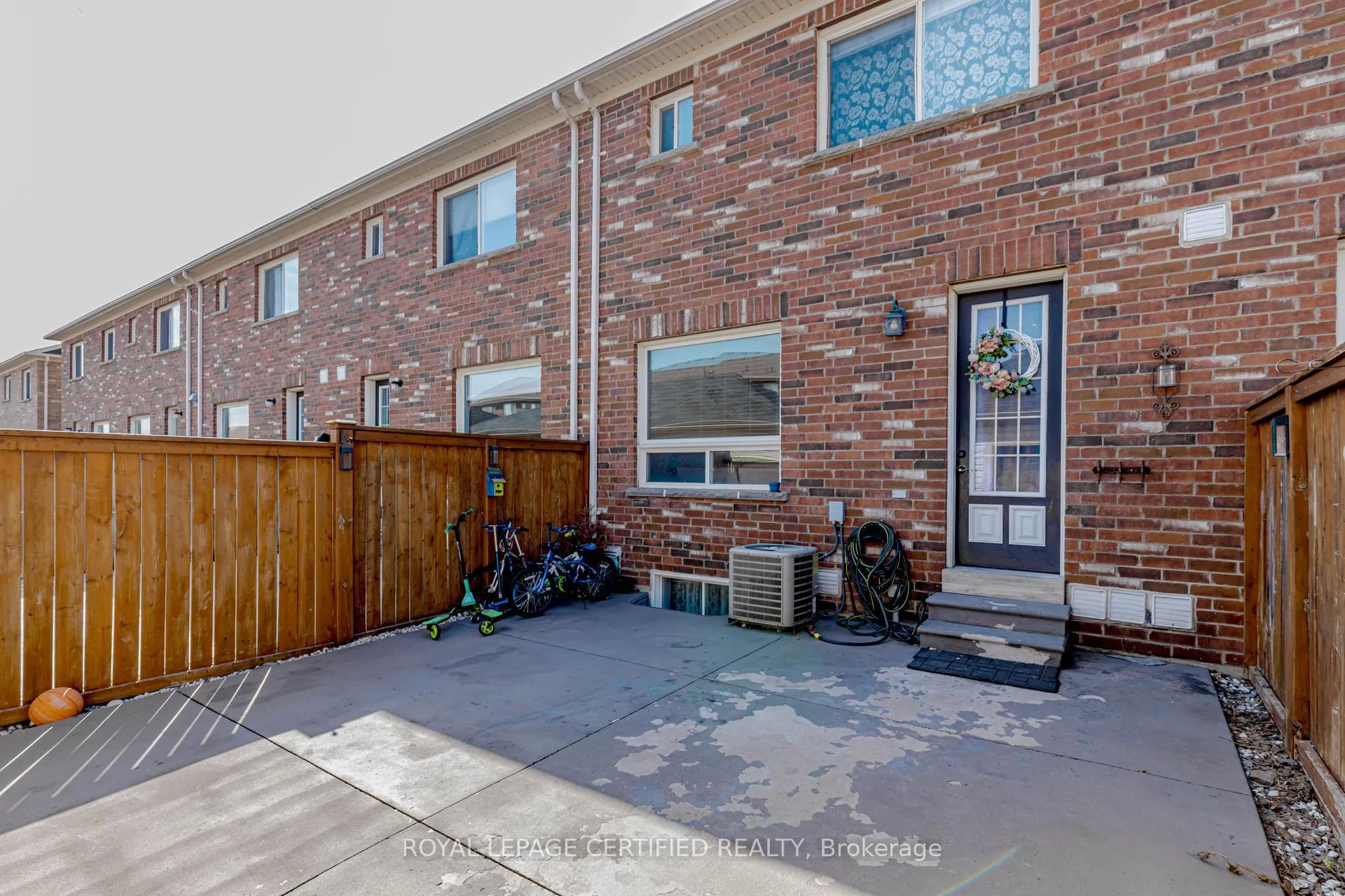 Photo 48 of 2509 Postmaster Drive, Oakville, Westmount — HOMEH