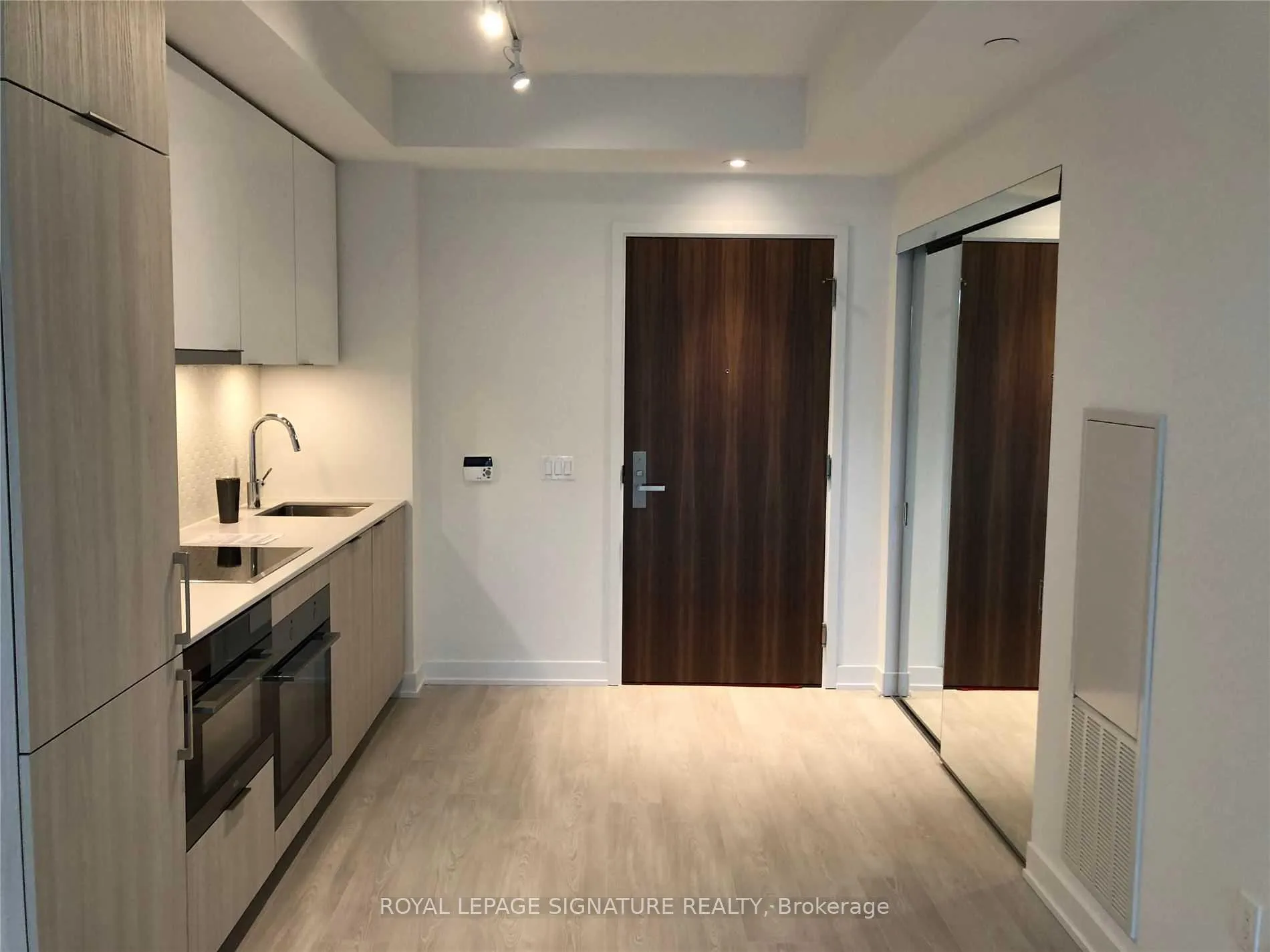 Photo 5 of Unit 622, 15 Queens Quay E, Toronto, Waterfront Communities — HOMEH