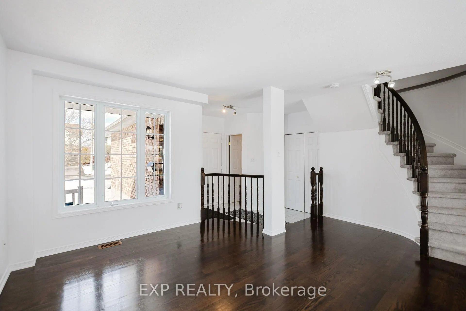 Photo 10 of 1116 Ballantyne Drive, Ottawa, Fallingbrook/Gardenway South — HOMEH