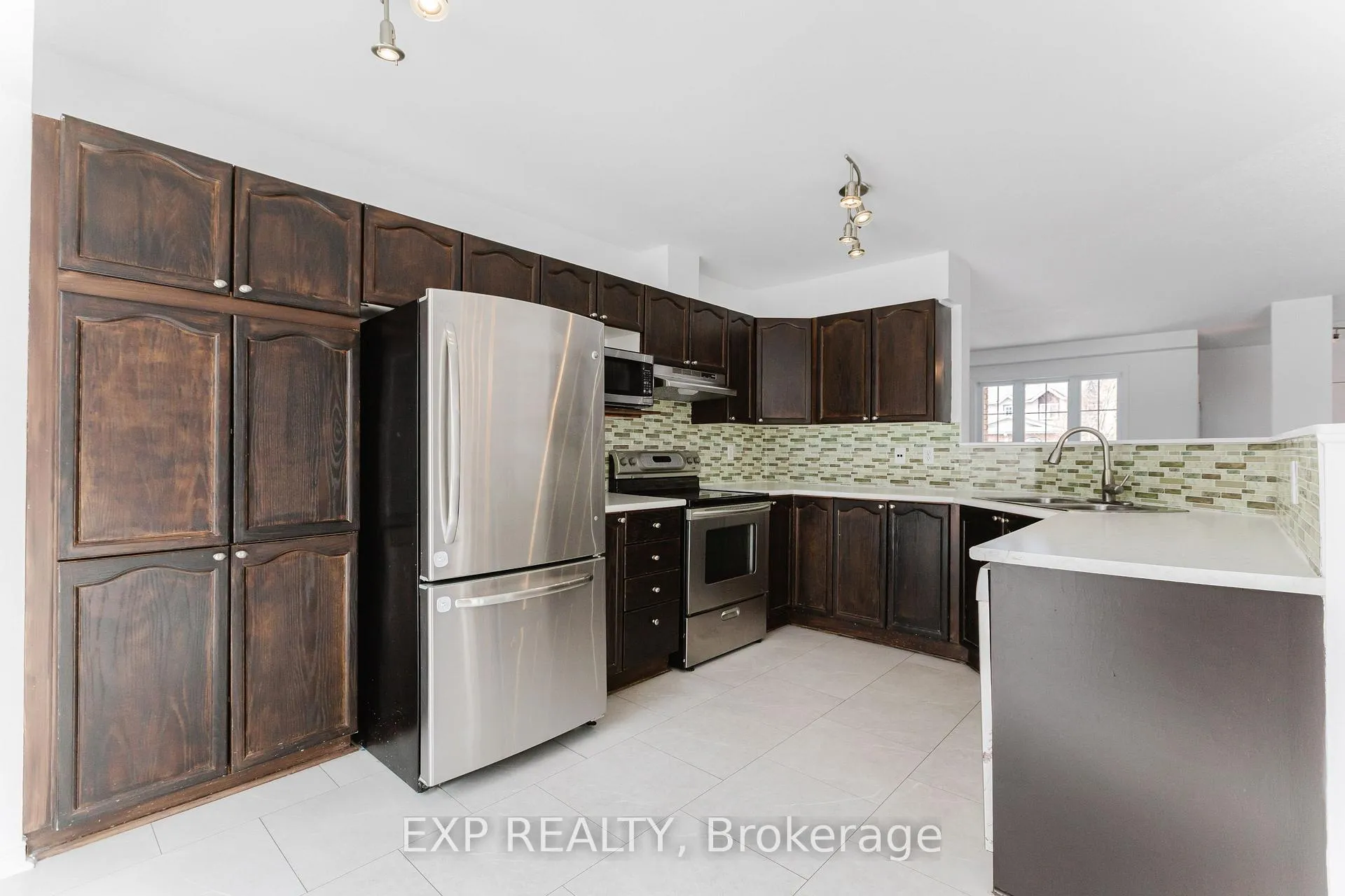 Photo 15 of 1116 Ballantyne Drive, Ottawa, Fallingbrook/Gardenway South — HOMEH
