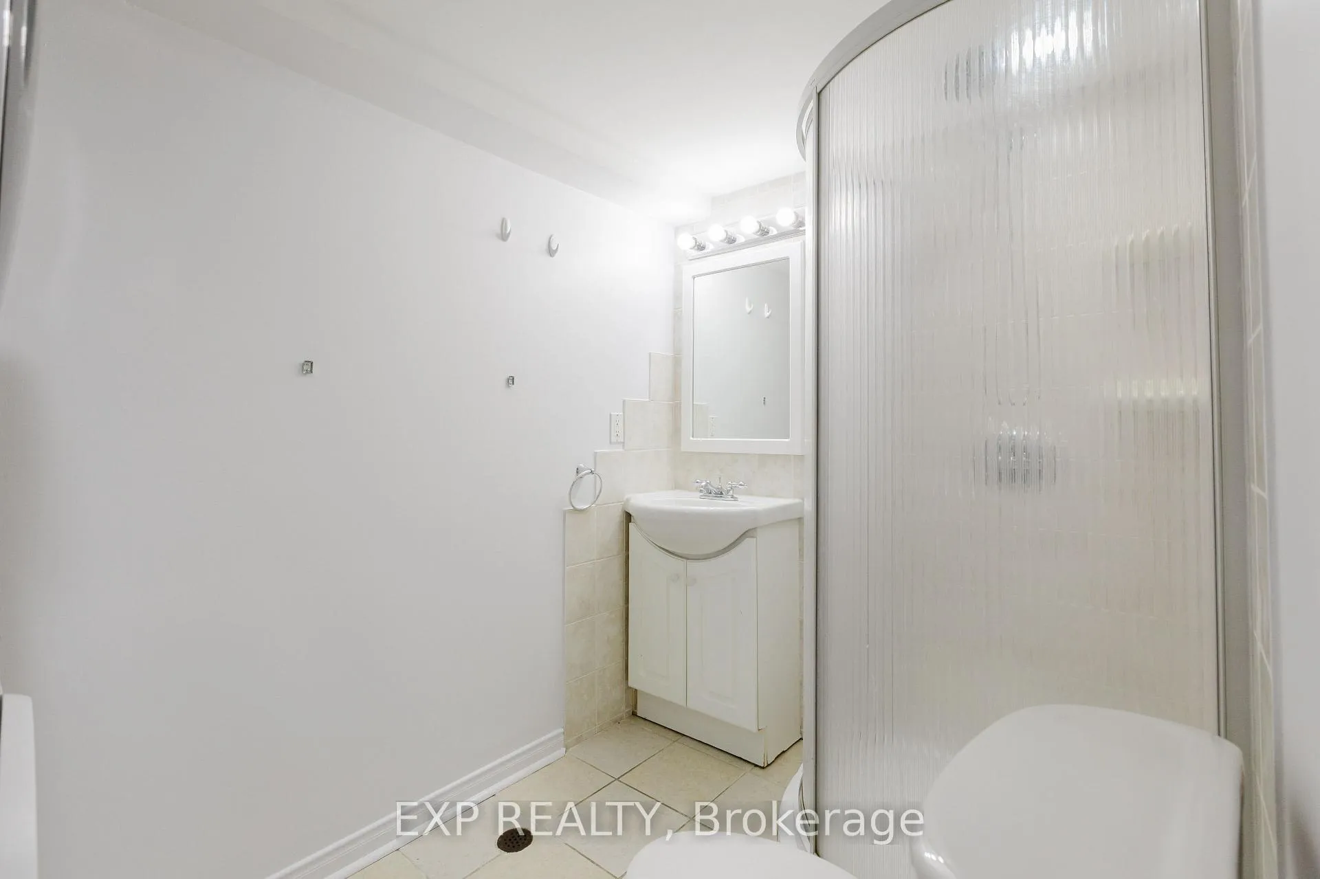 Photo 33 of 1116 Ballantyne Drive, Ottawa, Fallingbrook/Gardenway South — HOMEH