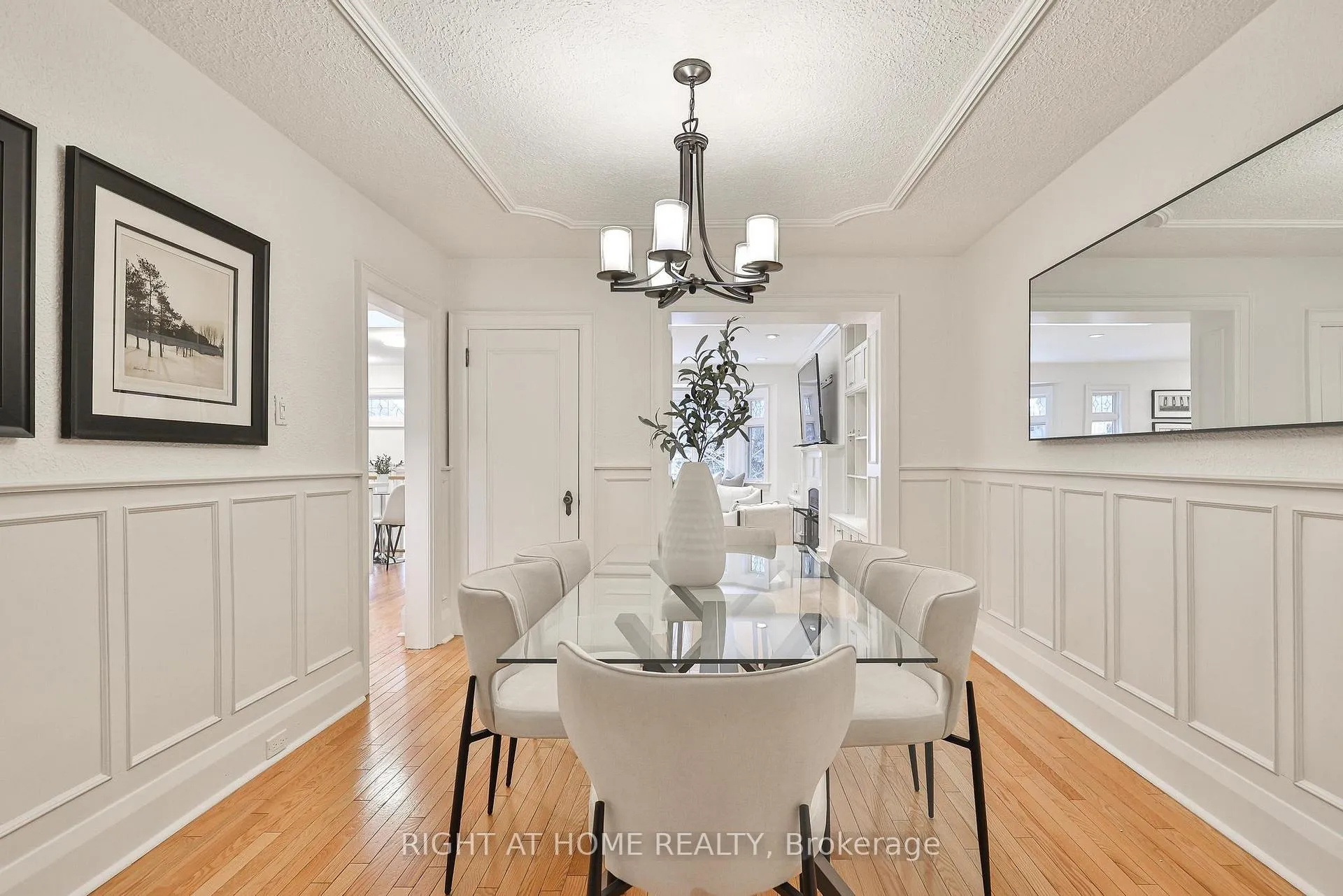 Photo 4 of 25 Fleming Crescent, Toronto, Leaside — HOMEH