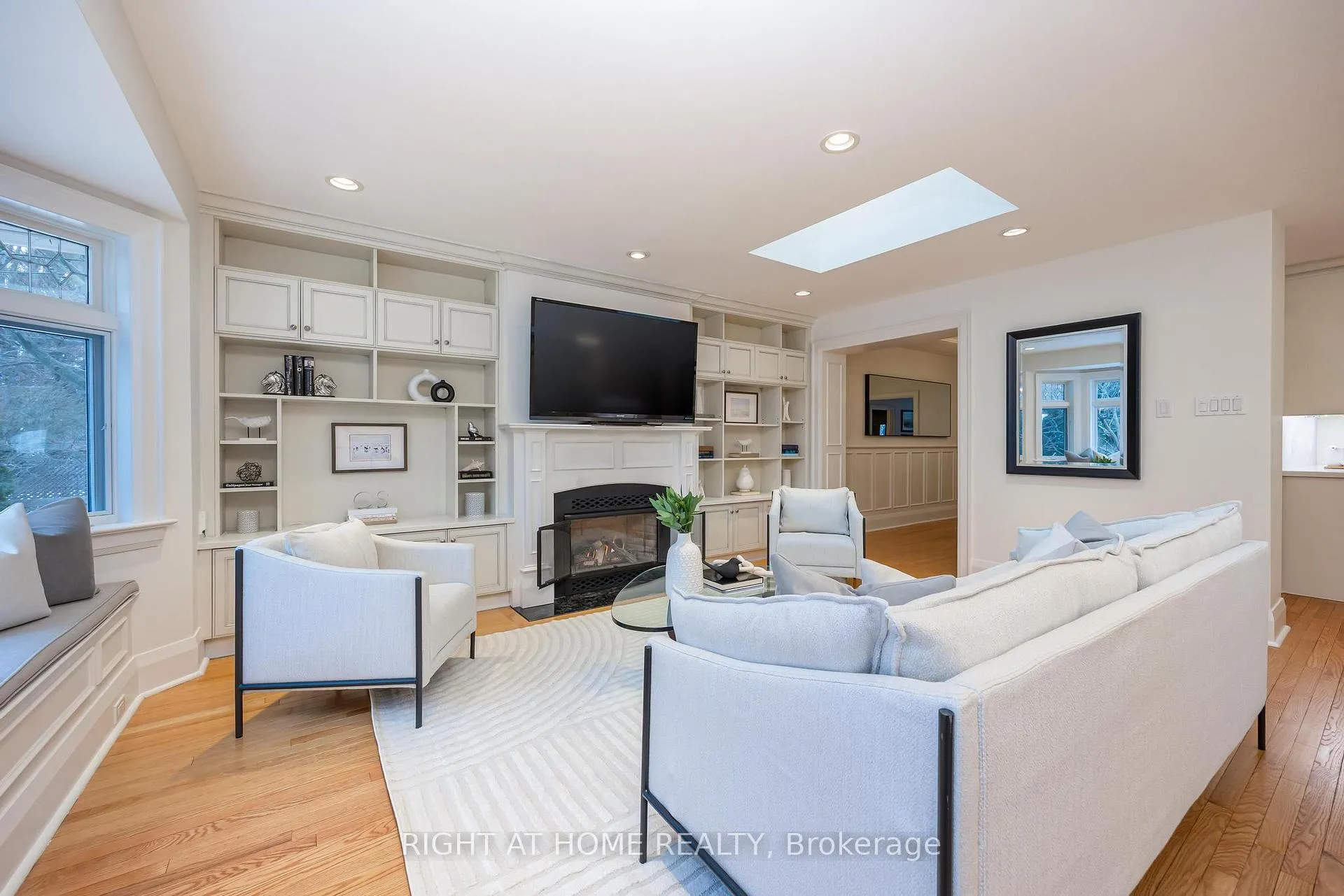 Photo 8 of 25 Fleming Crescent, Toronto, Leaside — HOMEH