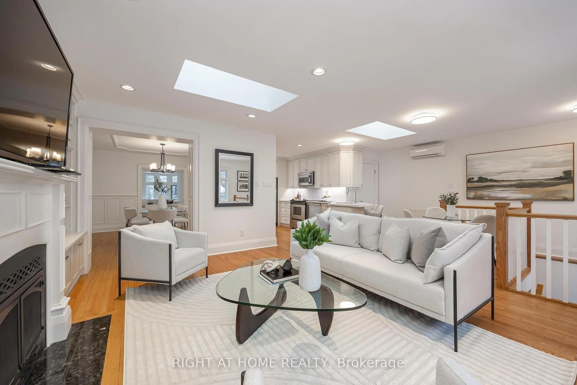 Photo 9 of 25 Fleming Crescent, Toronto, Leaside — HOMEH