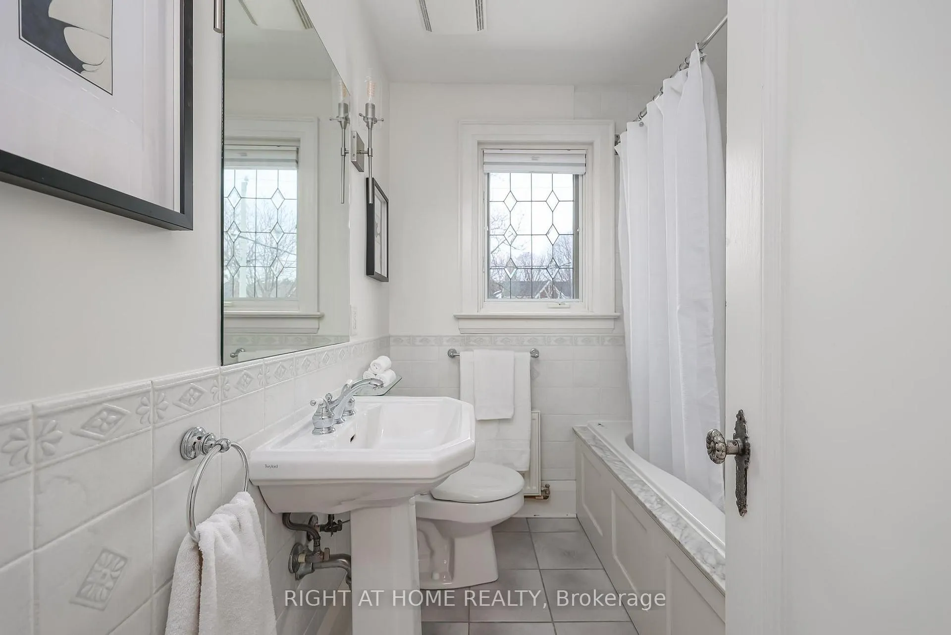 Photo 23 of 25 Fleming Crescent, Toronto, Leaside — HOMEH