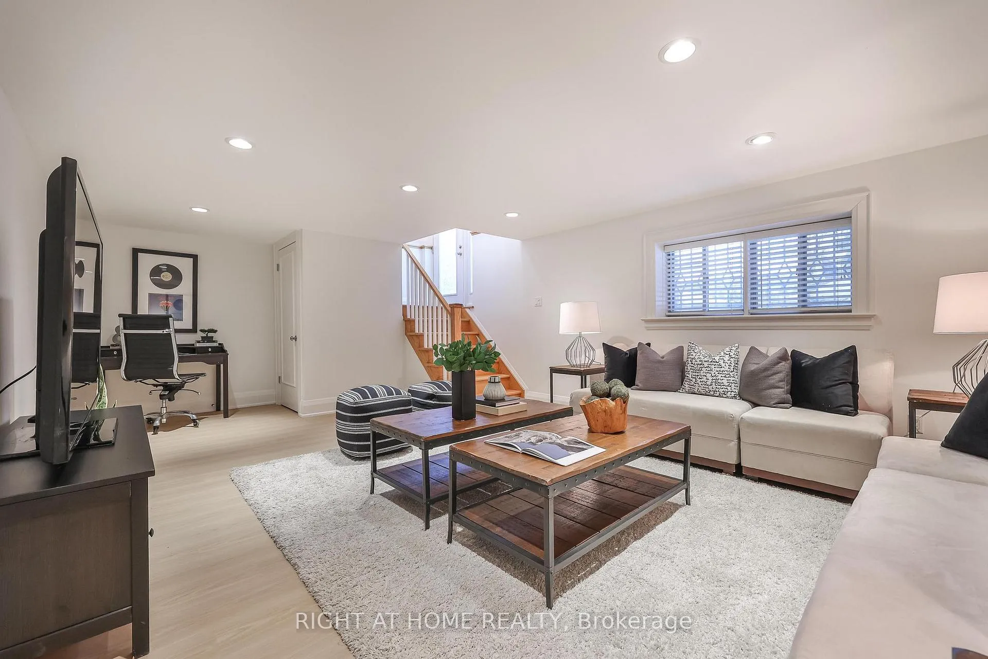 Photo 25 of 25 Fleming Crescent, Toronto, Leaside — HOMEH