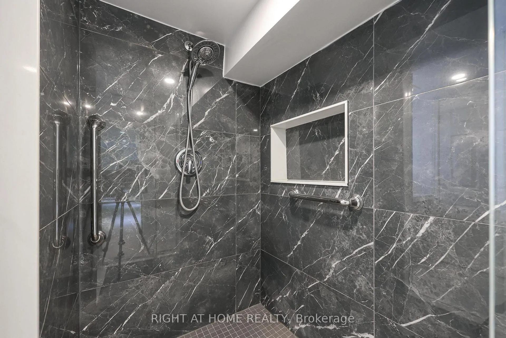 Photo 30 of 25 Fleming Crescent, Toronto, Leaside — HOMEH